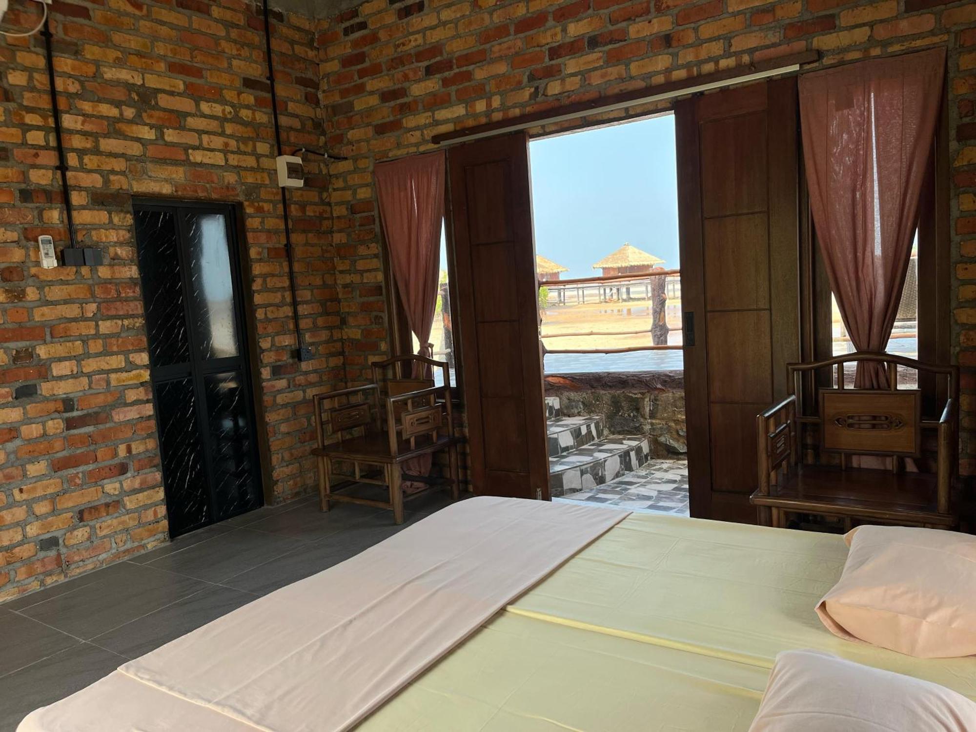 Loola Adventure Resort Teluk Bakau Exterior photo